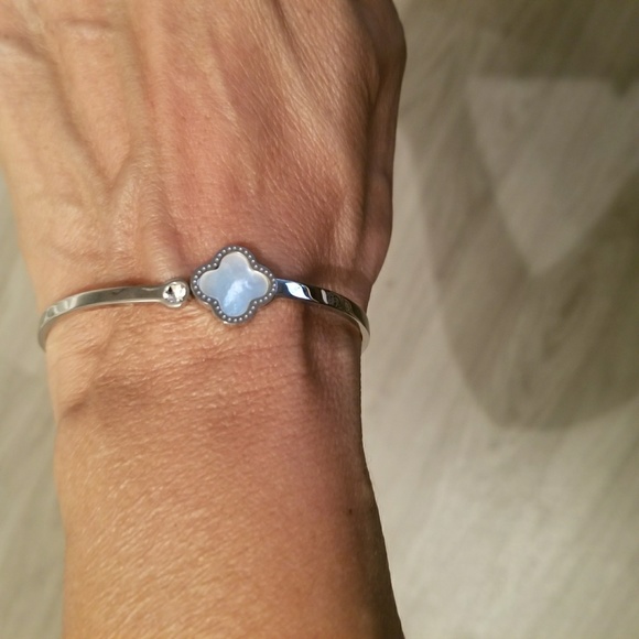 Beautiful Sterling steel Bracelet, White clover - Picture 4 of 8